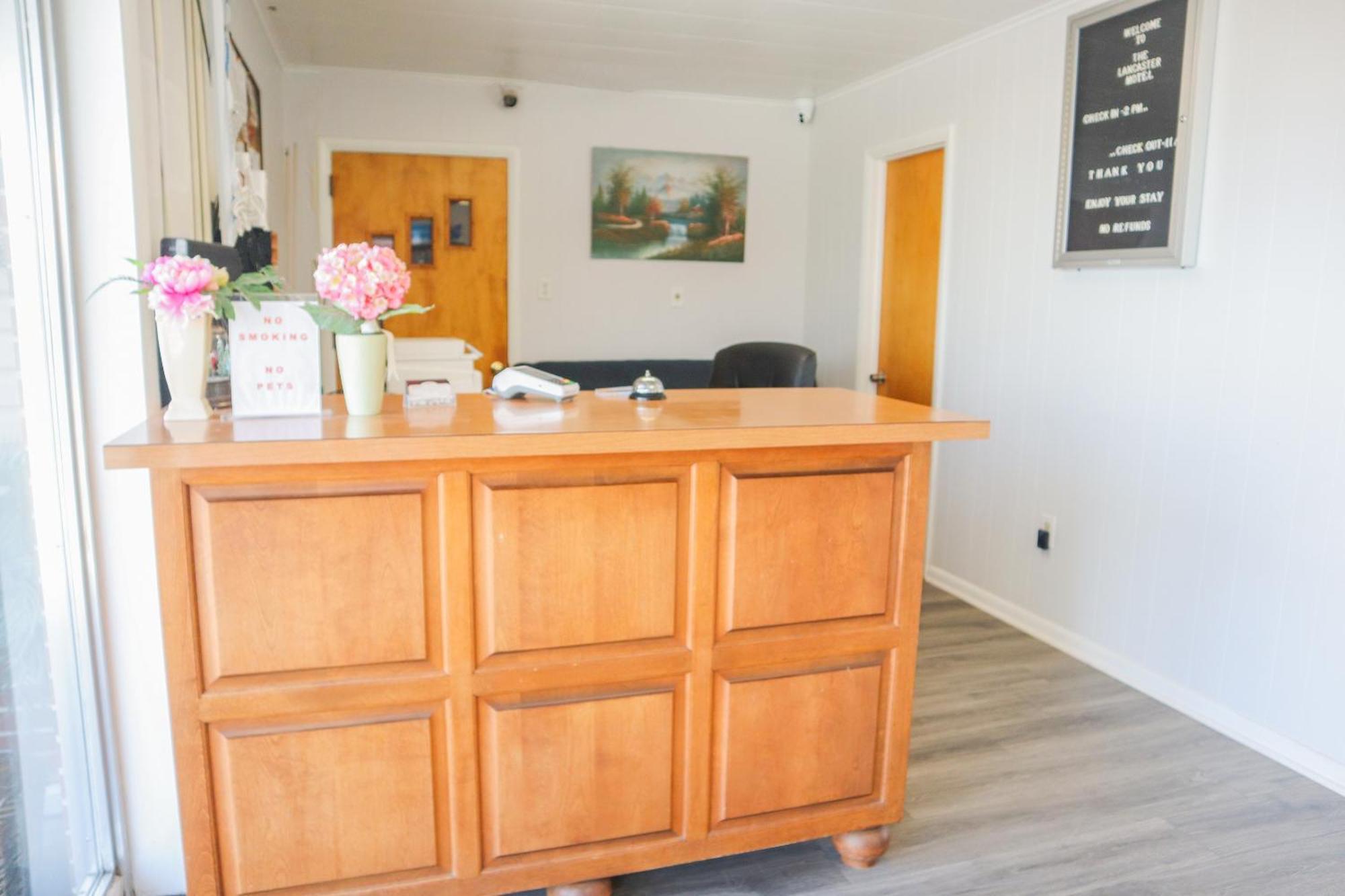 Lancaster Motel 2*